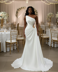 Elegant White One Shoulder Crystal Beading Wedding Dress
