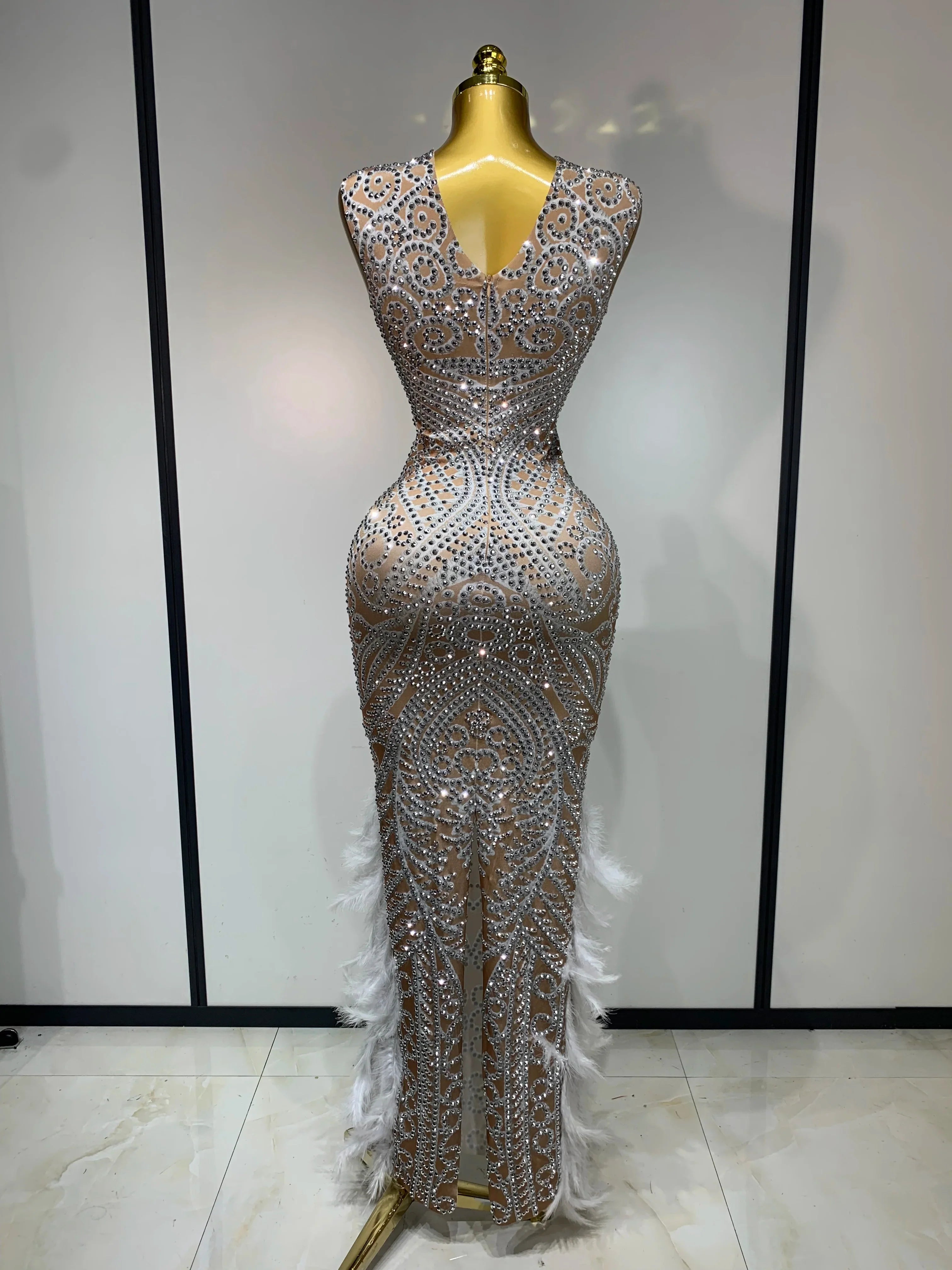 Frances Sleeveless O-Neck Sparkly Rhinestone Feather Bodycon Party Dress – Elegant Floor-Length Gown