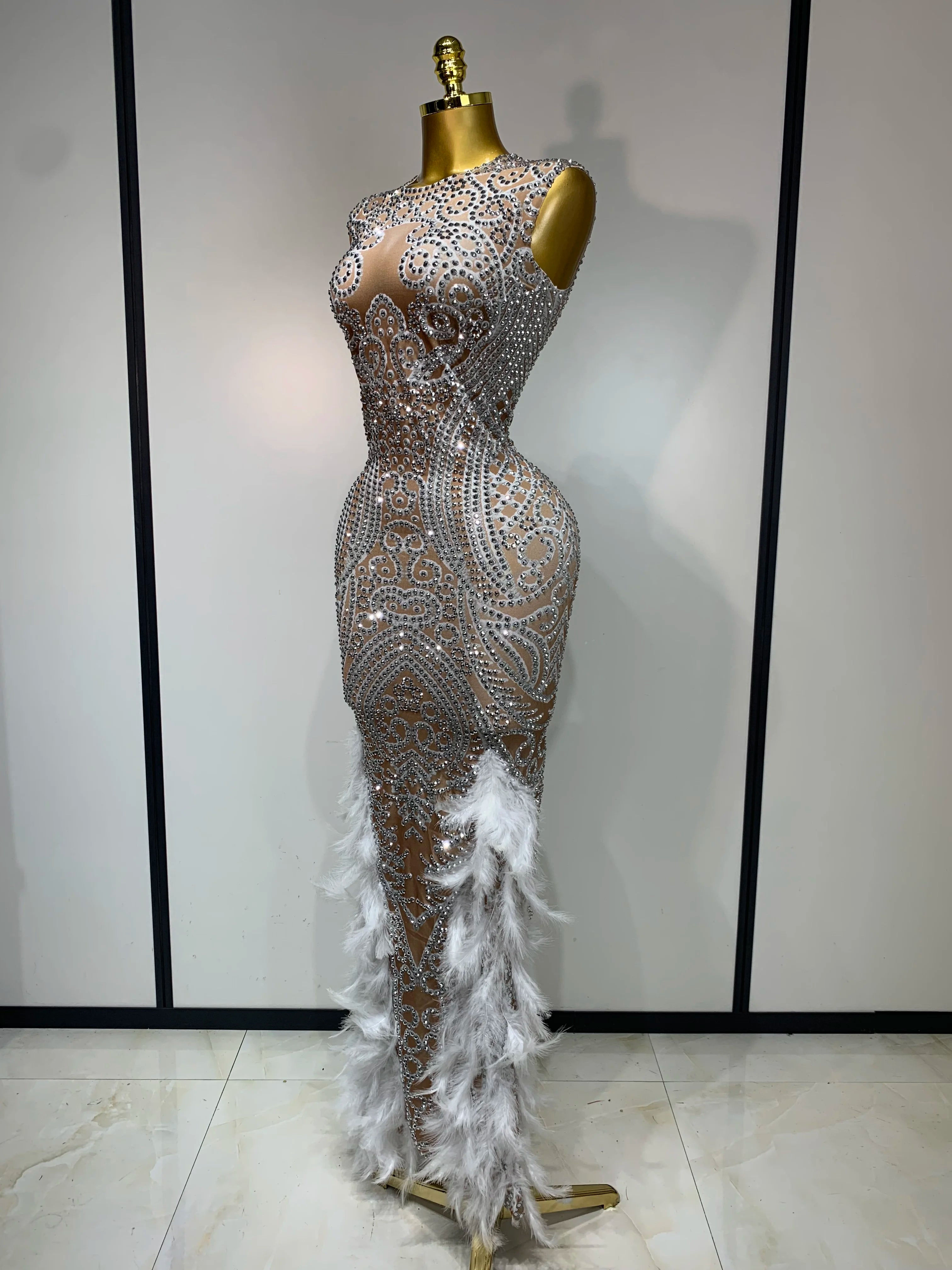 Frances Sleeveless O-Neck Sparkly Rhinestone Feather Bodycon Party Dress – Elegant Floor-Length Gown