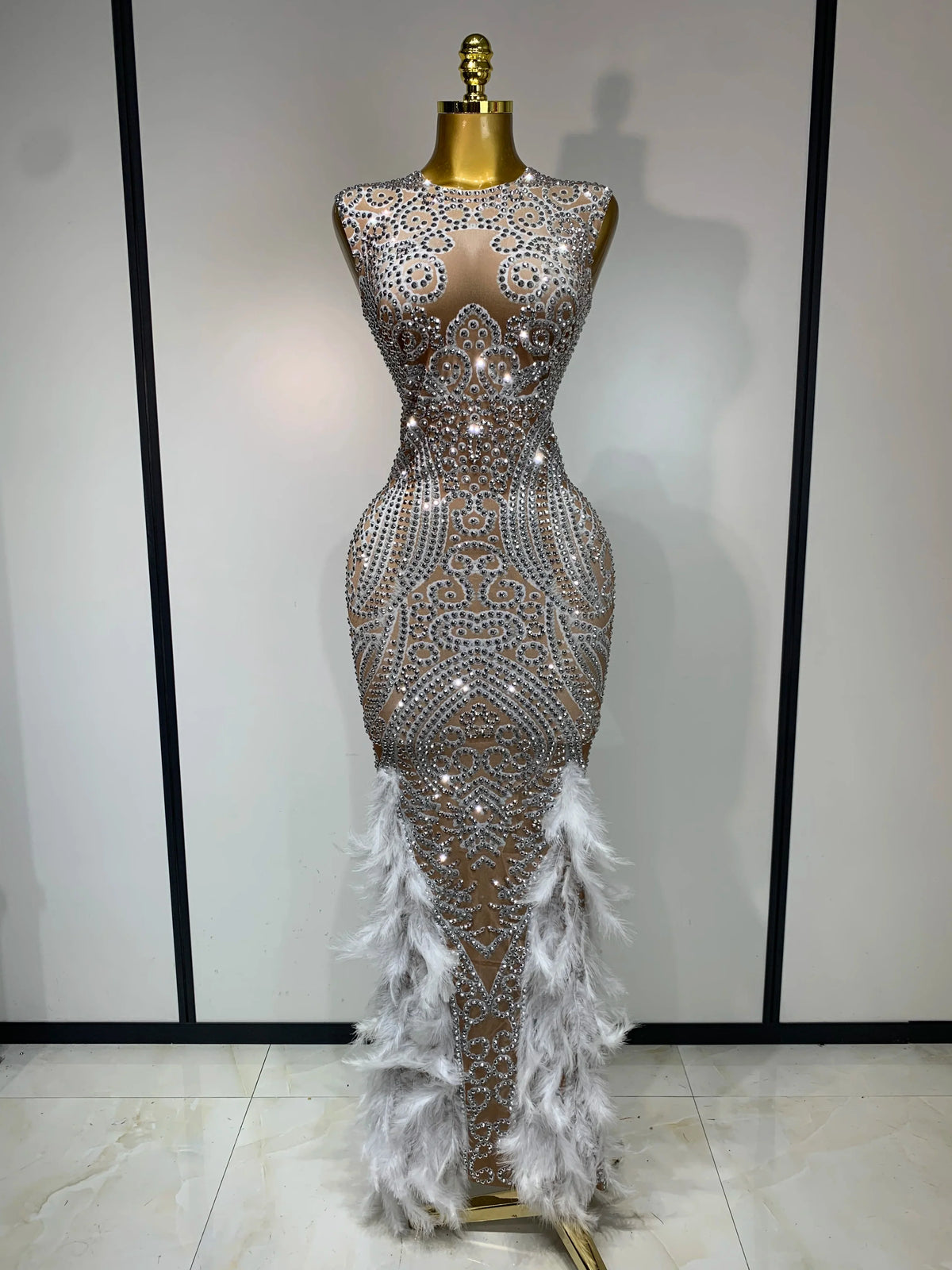 Frances Sleeveless O-Neck Sparkly Rhinestone Feather Bodycon Party Dress – Elegant Floor-Length Gown