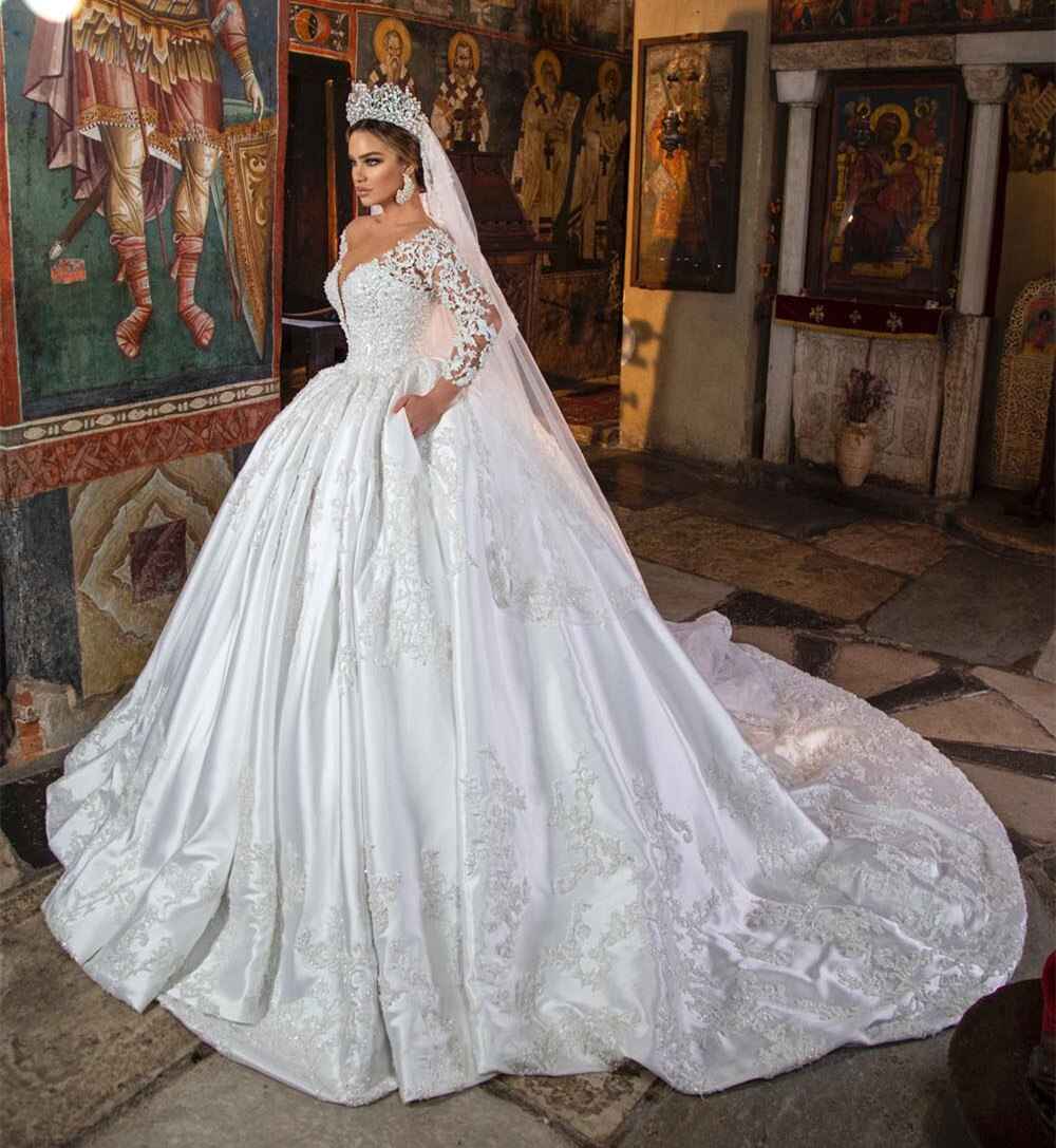 Gorgeous Lace Pearls Long Sleeves Wedding Dress