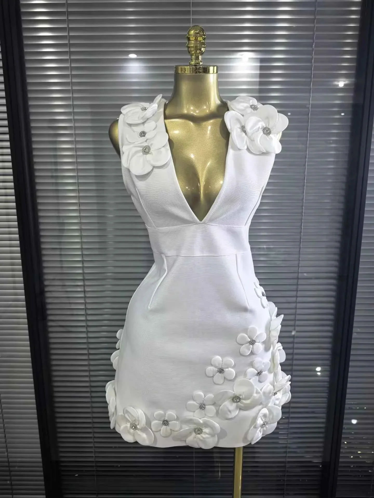 Flora Sleeveless Sexy V-Neck Florals Bodycon Mini Bandage Dress