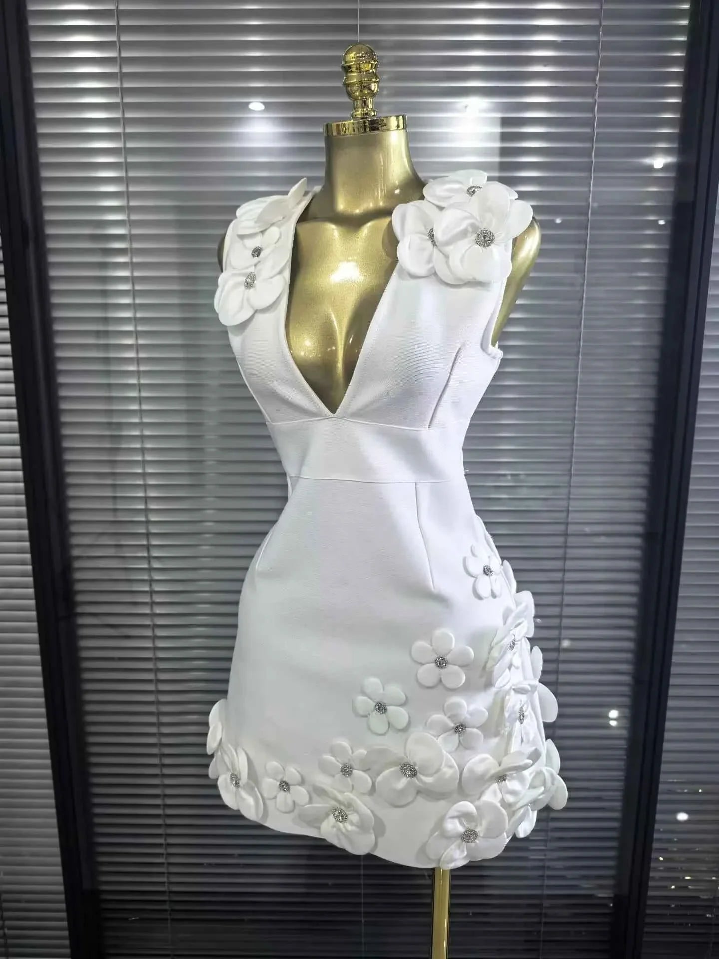 Flora Sleeveless Sexy V-Neck Florals Bodycon Mini Bandage Dress