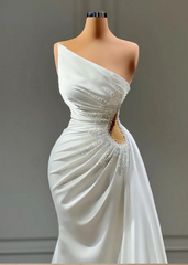 Elegant White One Shoulder Crystal Beading Wedding Dress