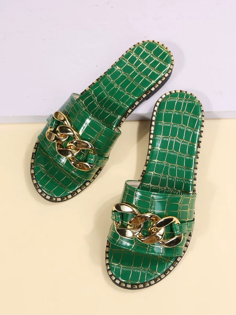 Fashion Sexy Chain Lock Solid Color Plus Size Summer New Style Roman Style Flat Outdoor Female Slippers Women Sandals