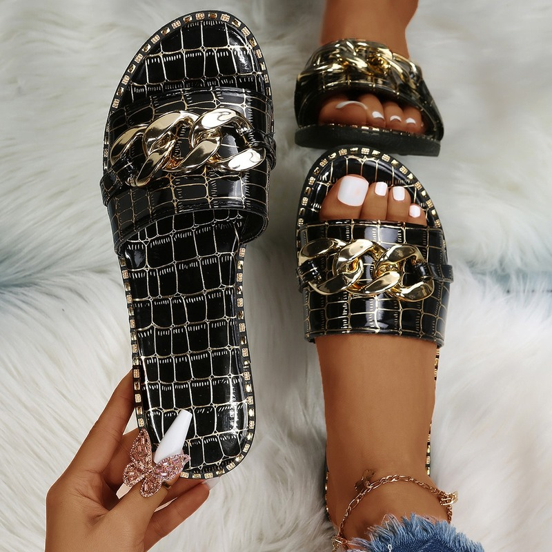 Fashion Sexy Chain Lock Solid Color Plus Size Summer New Style Roman Style Flat Outdoor Female Slippers Women Sandals