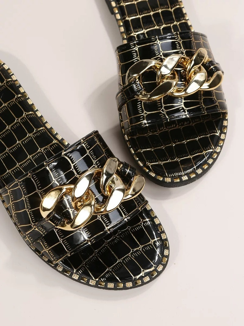 Fashion Sexy Chain Lock Solid Color Plus Size Summer New Style Roman Style Flat Outdoor Female Slippers Women Sandals